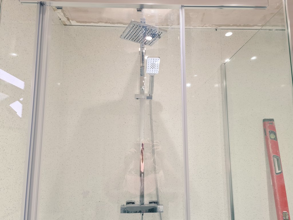 BlondieJanner's tweet photo. Shower is finally in and we have been told we can use it. I will most probably be spending most of my day in the shower. #BathroomRefit https://t.co/jEaysjvLoC