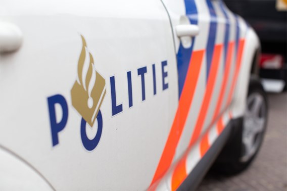 Gemaskerde mannen crashen in Ravels na achtervolging vanuit Nederland In Ravels in de Antwerpse Kempen is vrijdagavond een wagen gecrasht na een achtervolging die in het Nederlandse Tilburg begonnen was. Dat zegt de Nederlandse politie. De politie kon.....