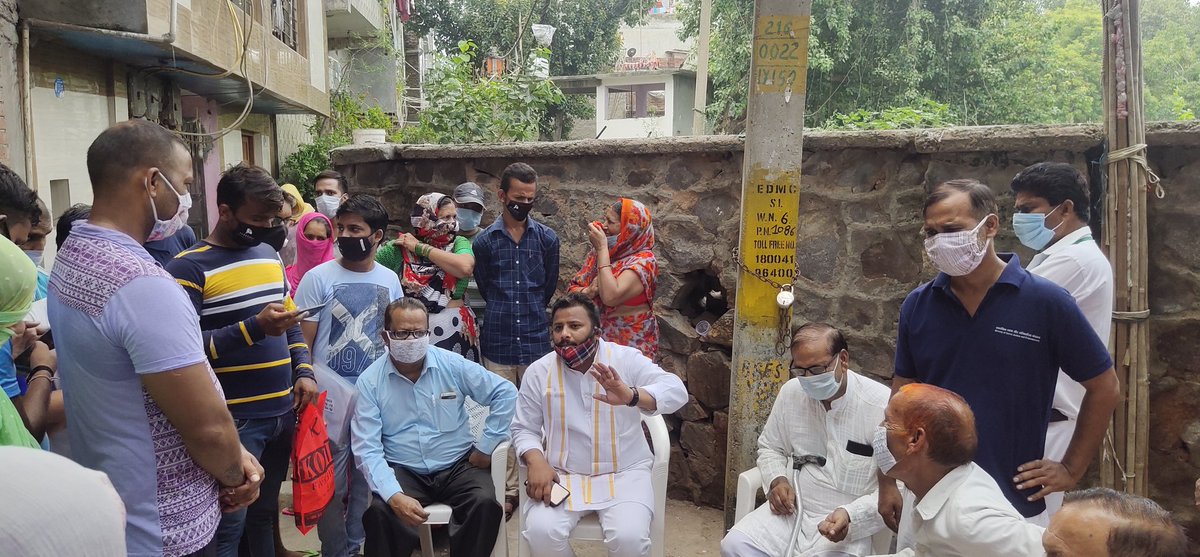 KuldeepKumarAAP's tweet photo. आज कोंडली B ब्लॉक में स्थानीय जनता की समस्या सुनी।। कुछ छोटी समस्याओं का निवारण मौके पर ही किया।। https://t.co/iwvlPwJxRc