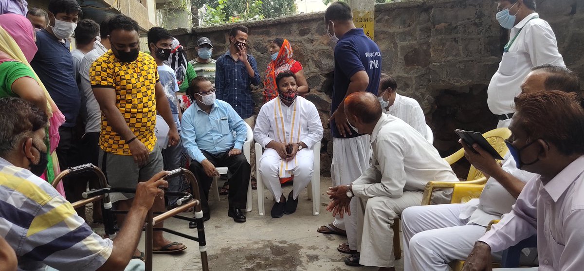 KuldeepKumarAAP's tweet photo. आज कोंडली B ब्लॉक में स्थानीय जनता की समस्या सुनी।। कुछ छोटी समस्याओं का निवारण मौके पर ही किया।। https://t.co/iwvlPwJxRc