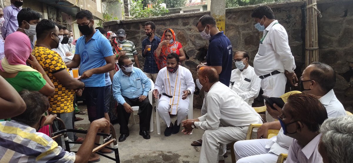 KuldeepKumarAAP's tweet photo. आज कोंडली B ब्लॉक में स्थानीय जनता की समस्या सुनी।। कुछ छोटी समस्याओं का निवारण मौके पर ही किया।। https://t.co/iwvlPwJxRc