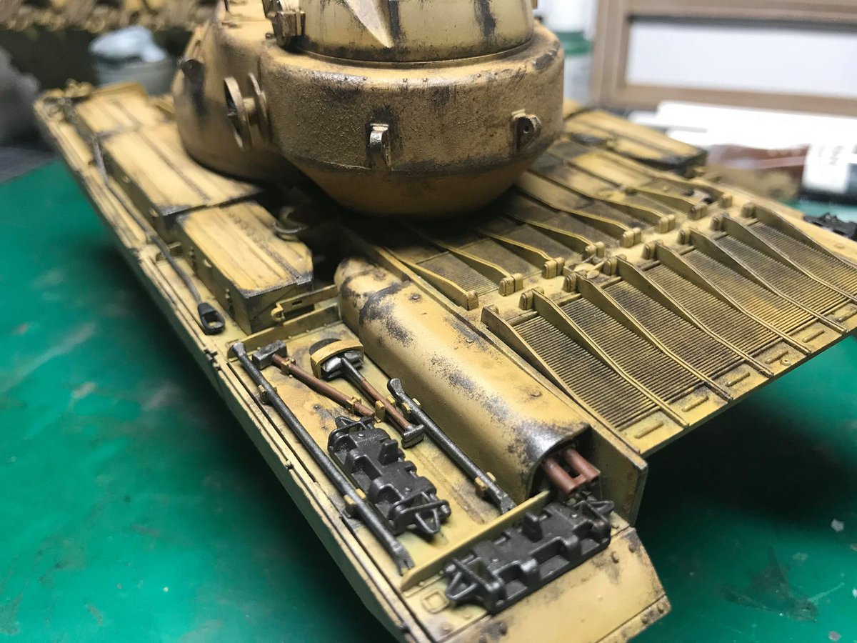 Making_Models's tweet image. Trying to stir up the mojo to get this Conqueror Mk1 Finished...