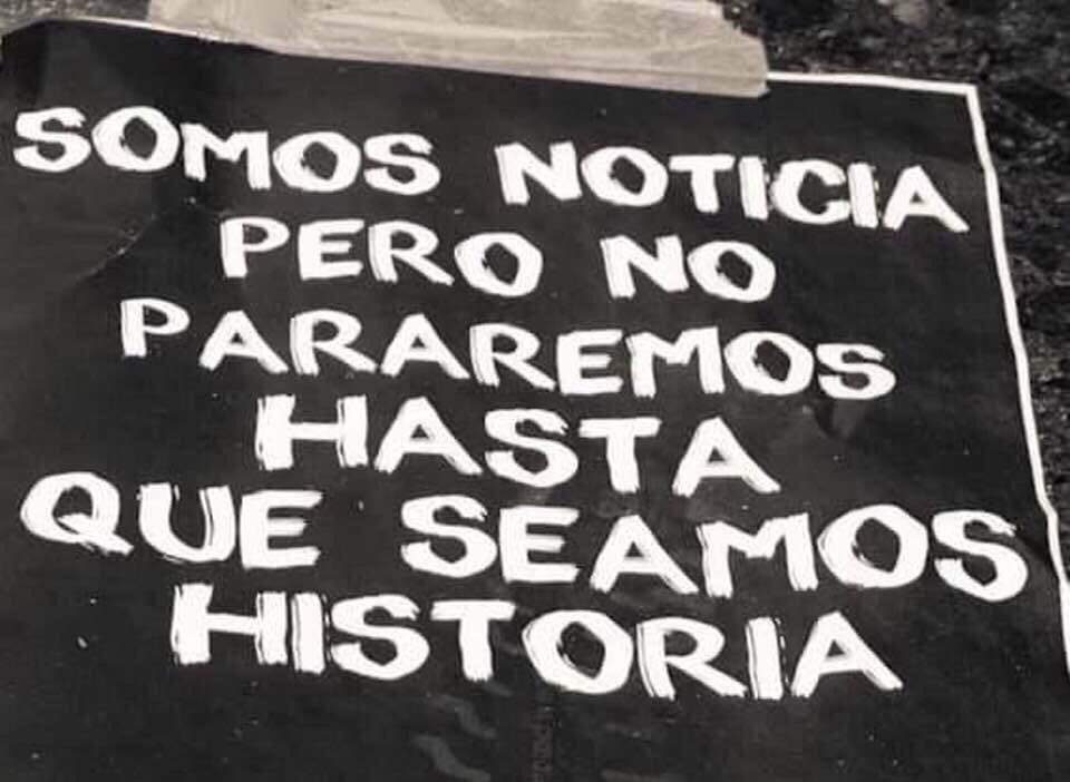 jolqueta's tweet photo. Buenos Dias Gobernador Exiliado @ricardorossello y Non-Grata Primera Dama @beatrizrossello 

#RICKYTEBOTAMOS 

Hace un año amanecimos lleno de esperanza.  Aprendimos que la democracia no es un ejercicio d 4 años, sino q se hace día a día desde la calle. 🧵 https://t.co/z0pTPZrwEg