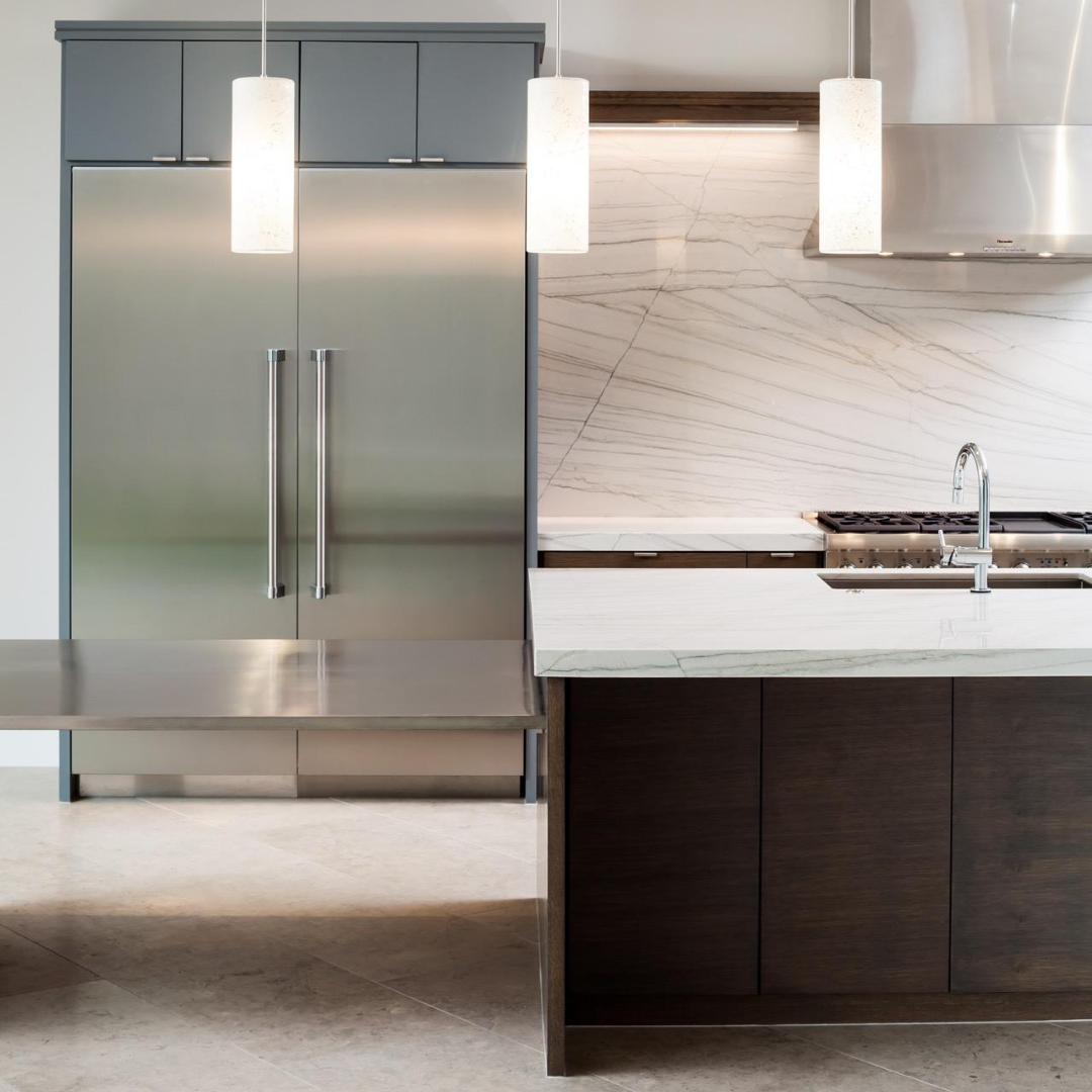 WDBHomes's tweet photo. Magnificently modern luxury living. 
- - - - - 
#modernliving #modernkitchen #modernhome #modernresidentialdesign #luxuryhomes #houstonhomes #houstondesignbuild #designbuild #houstonhomebuilder #houstoncustomhomes #winfreydesignbuild https://t.co/rdKTwfwoHt