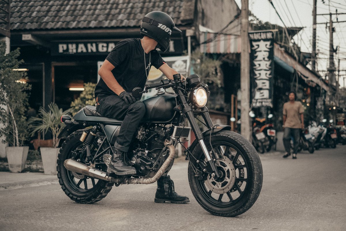 MotoPando's tweet photo. Five times stronger than steel, heat-resistant, and surprisingly light: Kevlar has been the undisputed king of protective clothing for decades. Find more about it on our blog 🤘⁠
⁠
#pandomoto #pandoace #riderstyle #tipsandtricks #blogpostalert https://t.co/NBbcVqABrE