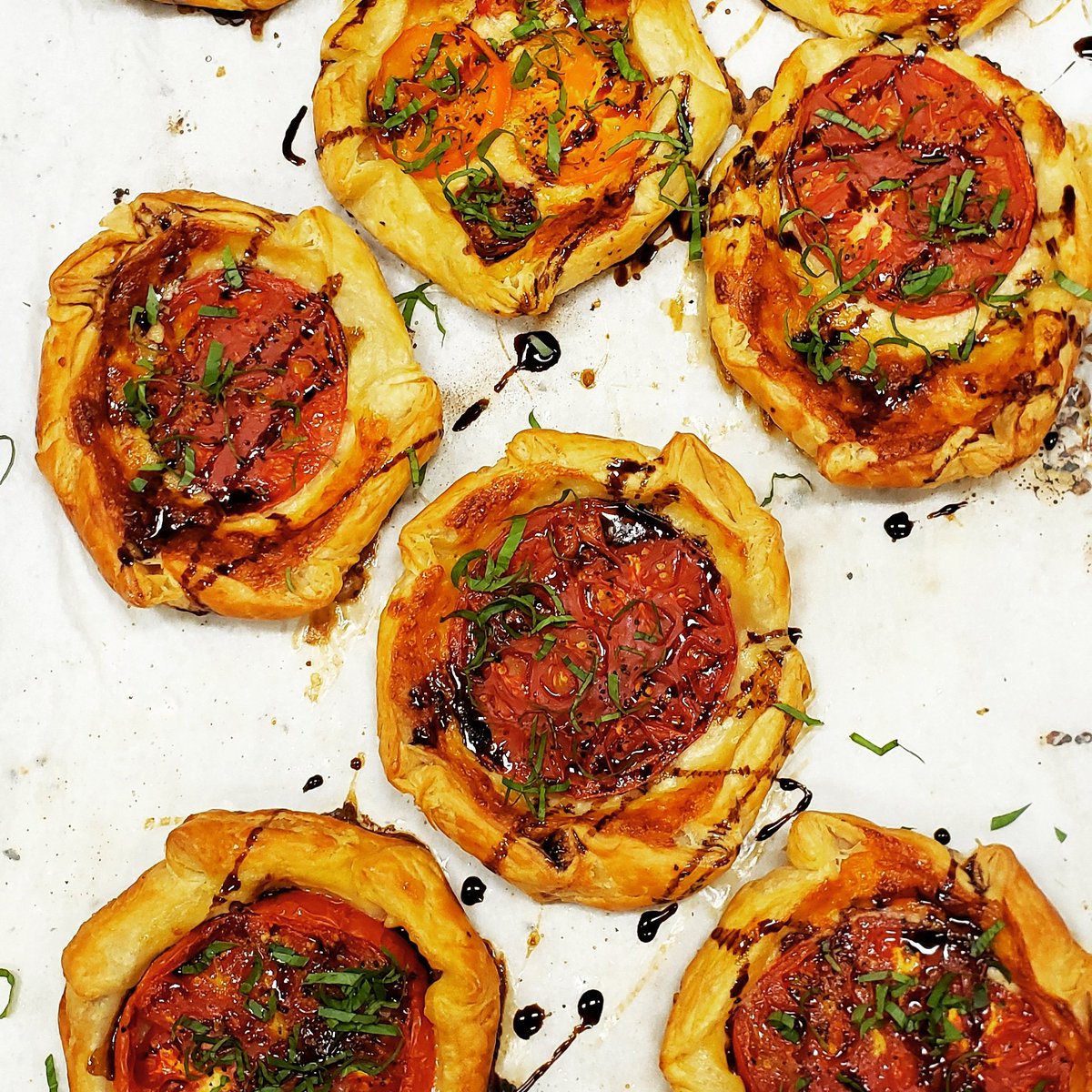 Crustandcrumbks's tweet photo. You may want to call these lil pizzas, but we call them caprese galettes https://t.co/xhLKjRlGCZ