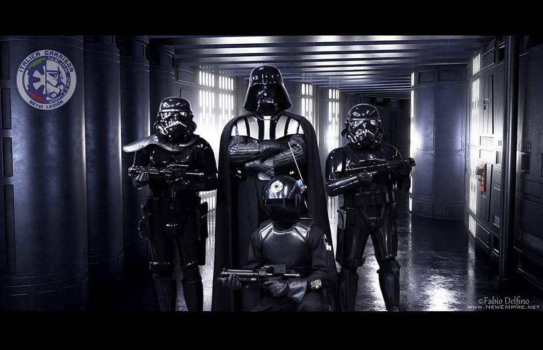 501stSpecOps's tweet photo. This week's #SearchAndDestroySaturday shoutout goes to the Dark Reapers of @501italica
There are 9 members with the following costumes
#ShadowTrooper #ShadowScout #NovaTrooperElite #ImperialArmyEngineer #DeathTrooper #ImperialArmyTrooper #FirstOrderFlameTrooper
#DarkReapers https://t.co/akX9xtjTnZ