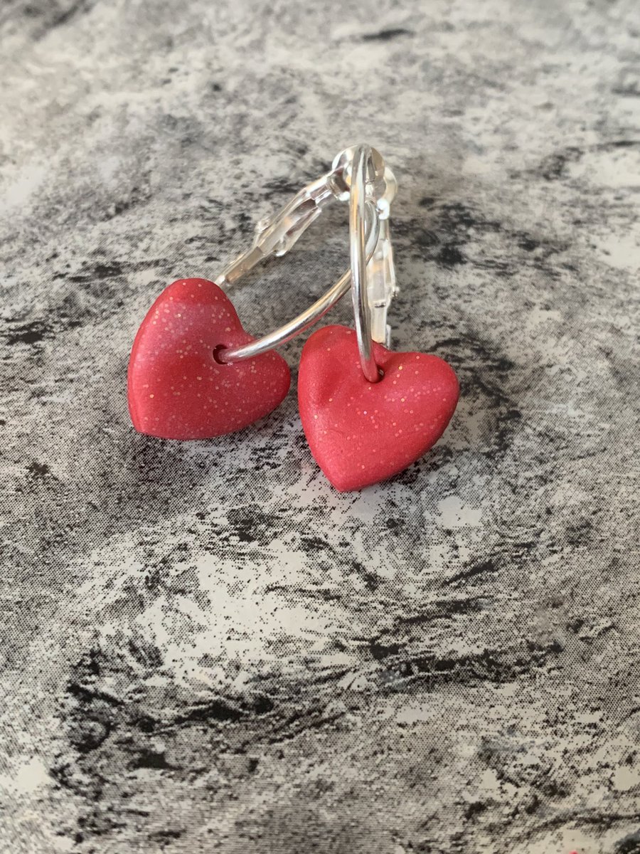 teacupcrafts01's tweet photo. This #crafturday why not treat yourself to some super lightweight #hearthoops available in 3 colours marbled with glitter for really #UniqueGifts ideas 

#ShopSmallUK #supportsmallbusiness #weekendvibes #SaturdayVibes  

https://t.co/gv0bApOQQA https://t.co/udcxkwx09c