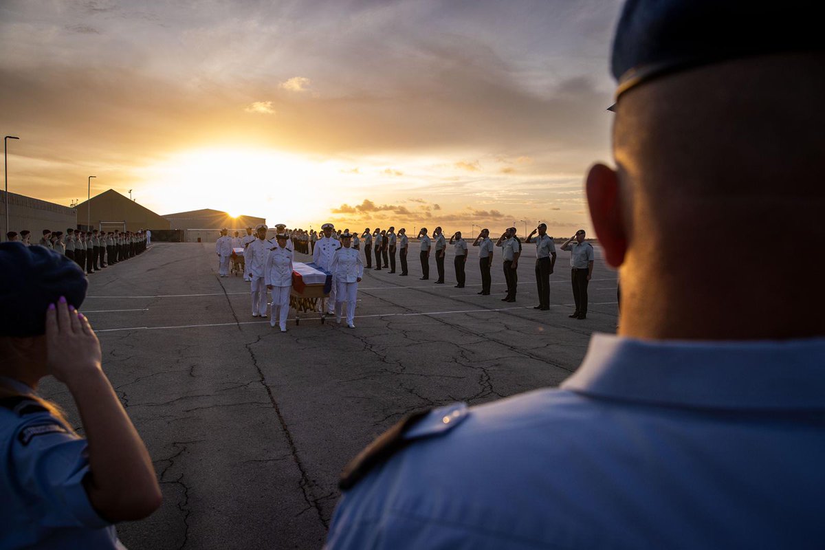 HansHijman's tweet photo. Mooi en waardig afscheid op Curaçao van onze collega's. Rust zacht. https://t.co/0dGsgXLjRg
