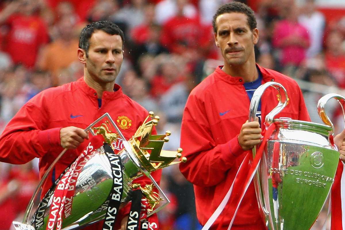 R_o_M's tweet photo. Maybe one day people will look back, see the pictures from the Liverpool photoshoots and think they actually won the league and European Cup in the same season, rather than the reality of them getting dumped out in the round of 16. But some sides don’t have to fake it ☺️ https://t.co/m7UVfj0THv
