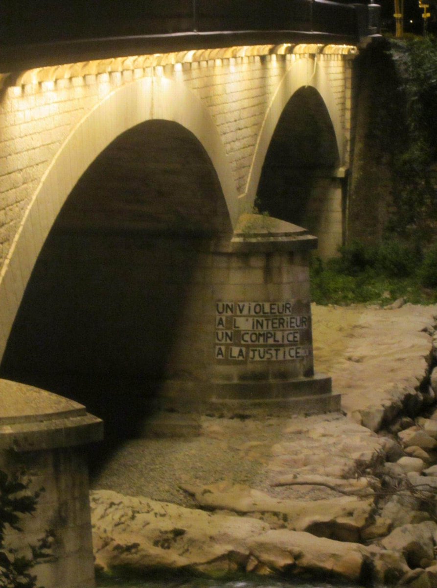 CollagesValence's tweet image. Ville de Crest, Coopération de 2 groupes de Colleur•euse•s