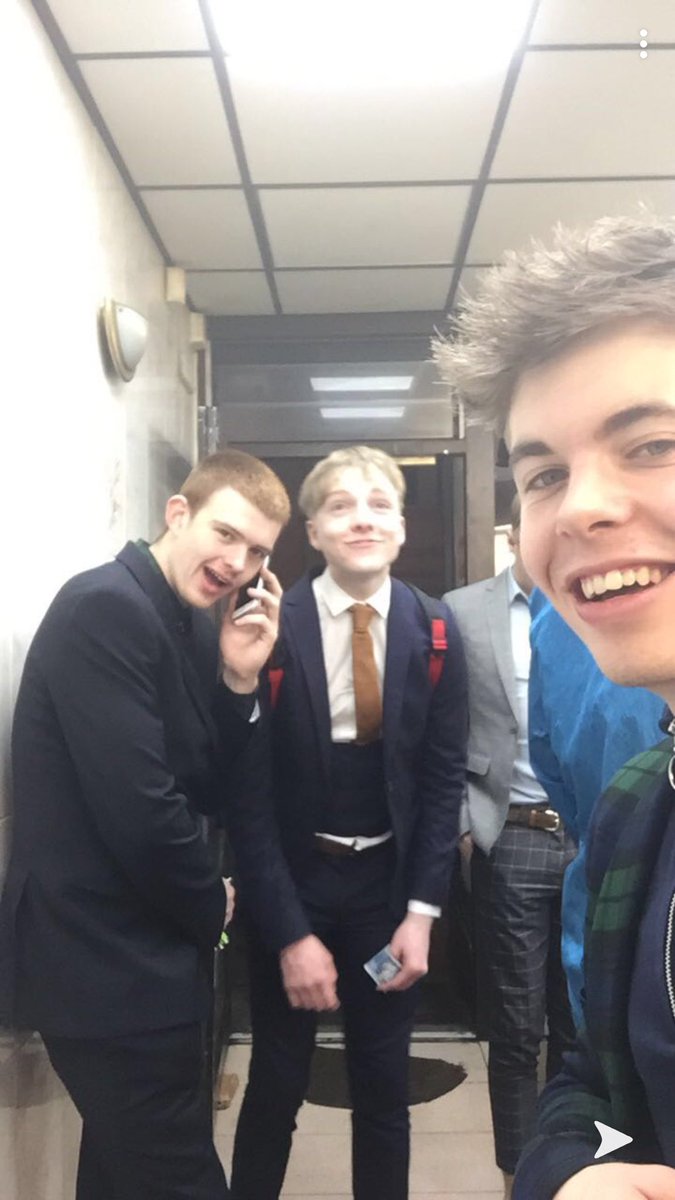 Happy 18th birthday to this massive, unit lad <a href="/AndrewRowan10/">Andy Rowan</a>, will look forward to having a lovely tennents with u the night my friend!!! 🎊🎊