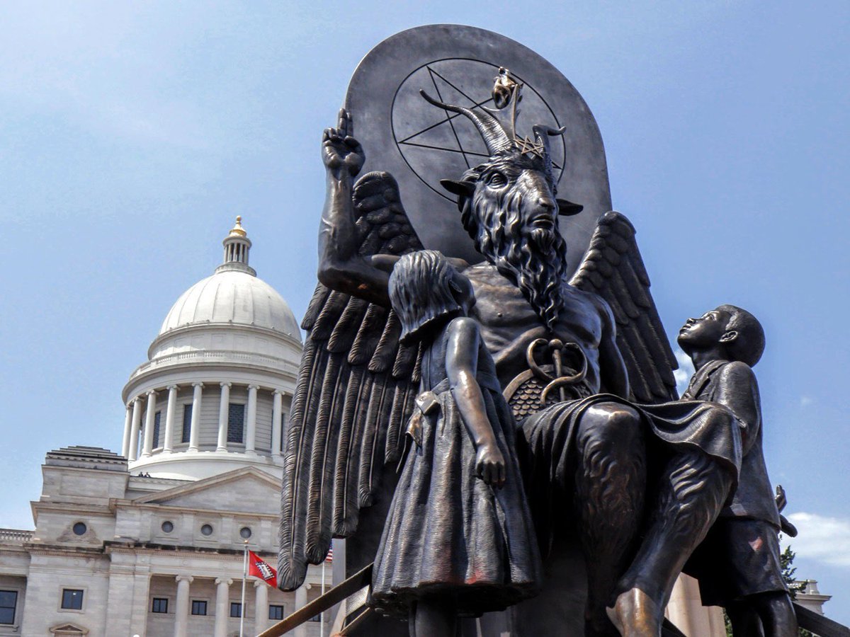 satanicnyc's tweet photo. 🔥🔥🔥HAPPY UNVEILING DAY🔥🔥🔥

Unveil your Satanic Pride! Hail Lilith! Hail Satan! Hail Baphomet! And hail thyself!! 🤘🖤🗽 https://t.co/cqUonIx52l