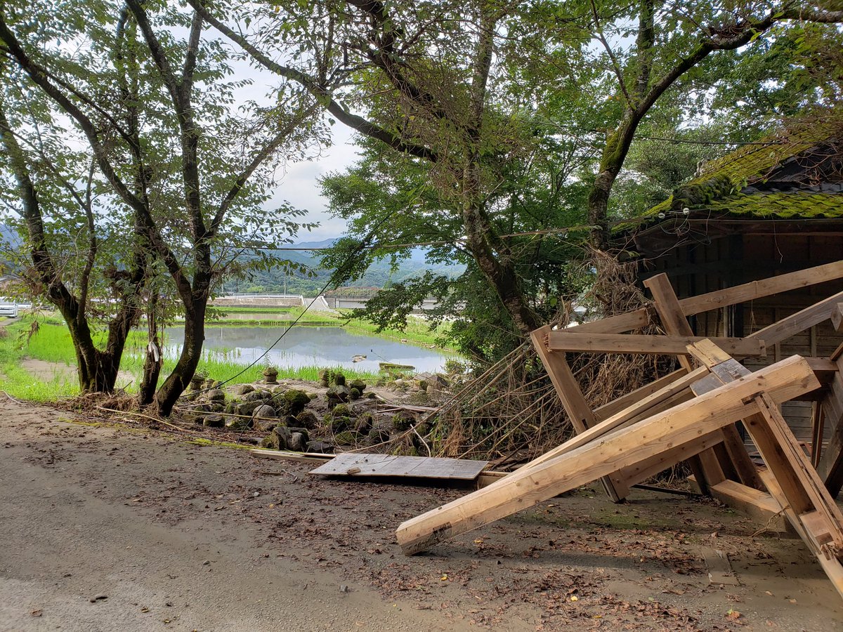 彩華 片付けが終わってから 親にお願いして前から気になってた大柿地区の毘沙門堂に行ってきた あの夏目友人帳の聖地の毘沙門堂 なんとなく予想してたけど ショック大きい なんとかして元に戻したい 人吉市 令和2年7月豪雨 夏目友人帳 聖地巡礼 彩華 片付けが終わってから 親にお願いして前から気になってた大柿地区の毘沙門堂に行ってきた あの夏目友人帳の聖地の毘沙門堂 なんとなく予想してたけど ショック大きい なんとかして元に戻したい 人吉市 令和2年7月豪雨 夏目友人帳 聖地巡礼