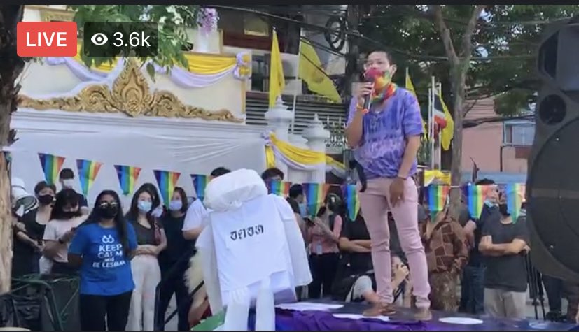 kanasocute's tweet photo. “ในวันที่ผมเสียชีวิต คู่รักของผมต่อให้เป็นคนข้างกายขนาดไหน ก็เป็นคนอื่นสำหรับกฎหมายอยู่ดี” เนี่ยยยยทำไมเราถึงอยากเรียกร้องเรื่องความเท่าเทียมทางเพศอะ 
 #ม็อบไม่มุ้งมิ้งแต่ตุ้งติ้งค่ะคุณรัฐบาล https://t.co/1ogKQC3Twy