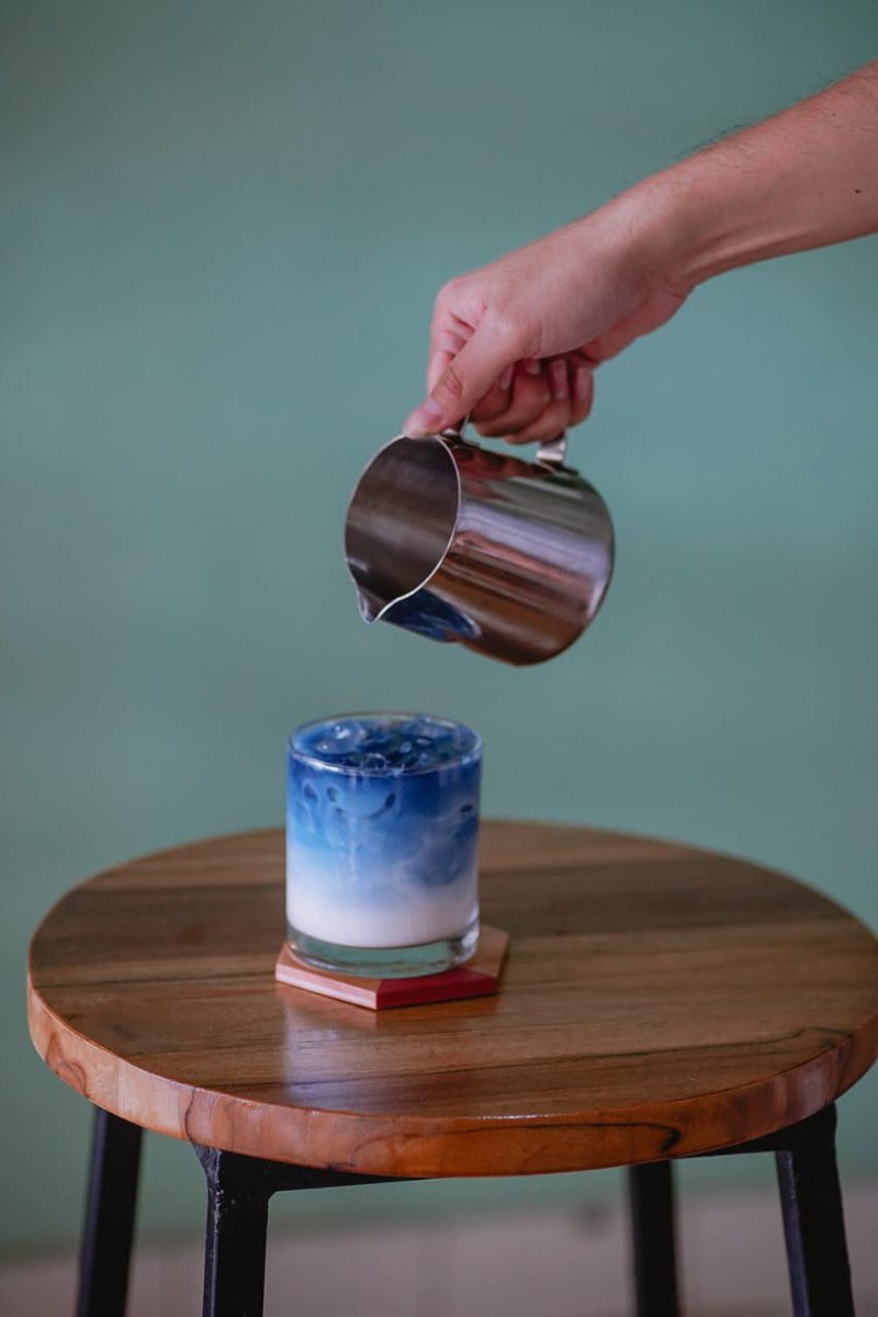 bintang_indri's tweet photo. Damn so gewd!
Warna birunya dari teh bunga telang atau BLUE PEA TEA.
yang mau cekidot dikepoin ig nya SALVEBYBINTANGINDRI💙 https://t.co/lZ9yFszCr1