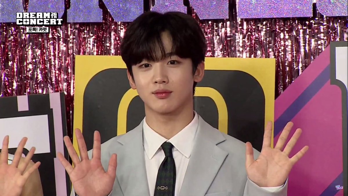 wdzyohan's tweet photo. they all look so extra handsome today 😭 https://t.co/iO2LJ1hIGf