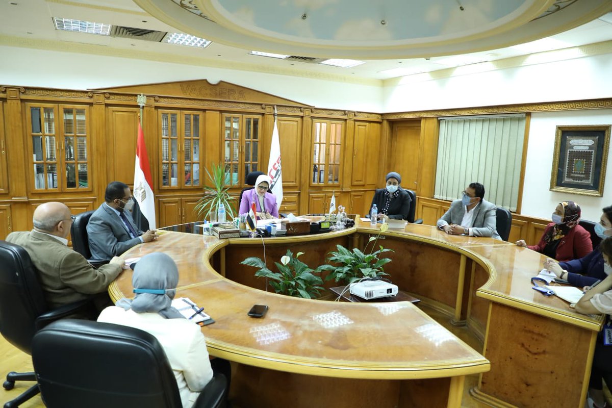 mohpegypt's tweet photo. وزيرة الصحة تعقد اجتماعًا بمقر شركة "فاكسيرا" لمتابعة جاهزية المصانع وكفاءة خطوط الانتاج تمهيدًا لبدء تصنيع لقاح فيروس كورونا المستجد بعد ثبوت فعاليته https://t.co/MRnGAeJa8p