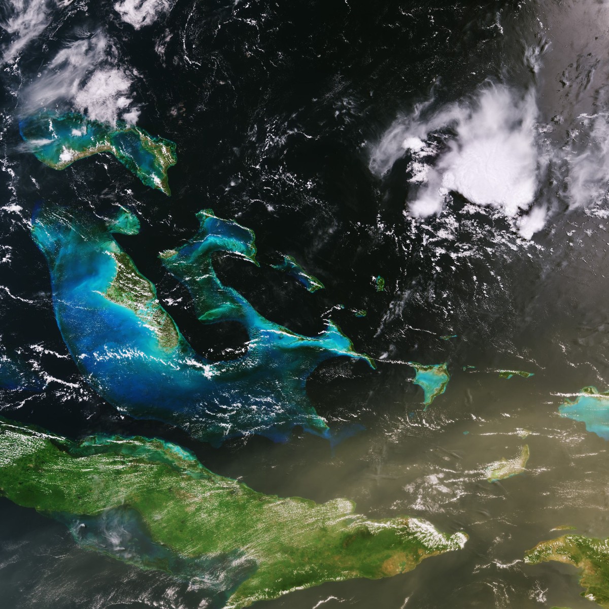 ESA_EO's tweet photo. On Earth everything is interconnected: dust coming from the Sahara desert can travel an entire ocean and end up over the Amazon forest and replenish nutrients in rainforest soils. 
Here's how #EO satellites helped us monitor last June Sahara dust plume➡️https://t.co/NiDNvMKHOX https://t.co/4D9IS0mO2Y