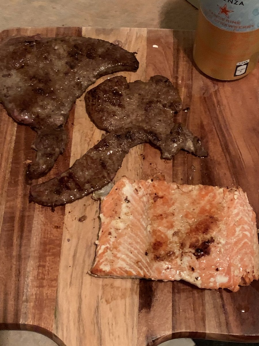 keto_lion's tweet photo. One of my fav combos, salmon & liver. #nutritionalpower #Ketogenic #Carnivore #meatheals #oftak #HealthyFood #carnivorediet https://t.co/rdj9KyNXWB
