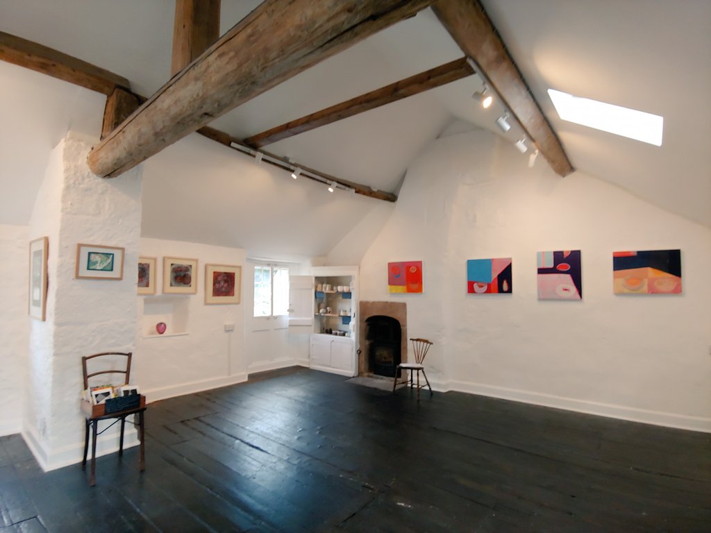 CromfordMills's tweet photo. Did you know the Old Lock Up owned by @Sir_R_Arkwright houses a lovely art gallery upstairs? @oldlockupstudio Please check opening times before you go to discover this secret gem in Cromford! @vpdd @DVMillsWHS #artgallery #Derbyshire #CromfordMills https://t.co/hv4Bt4XAPt