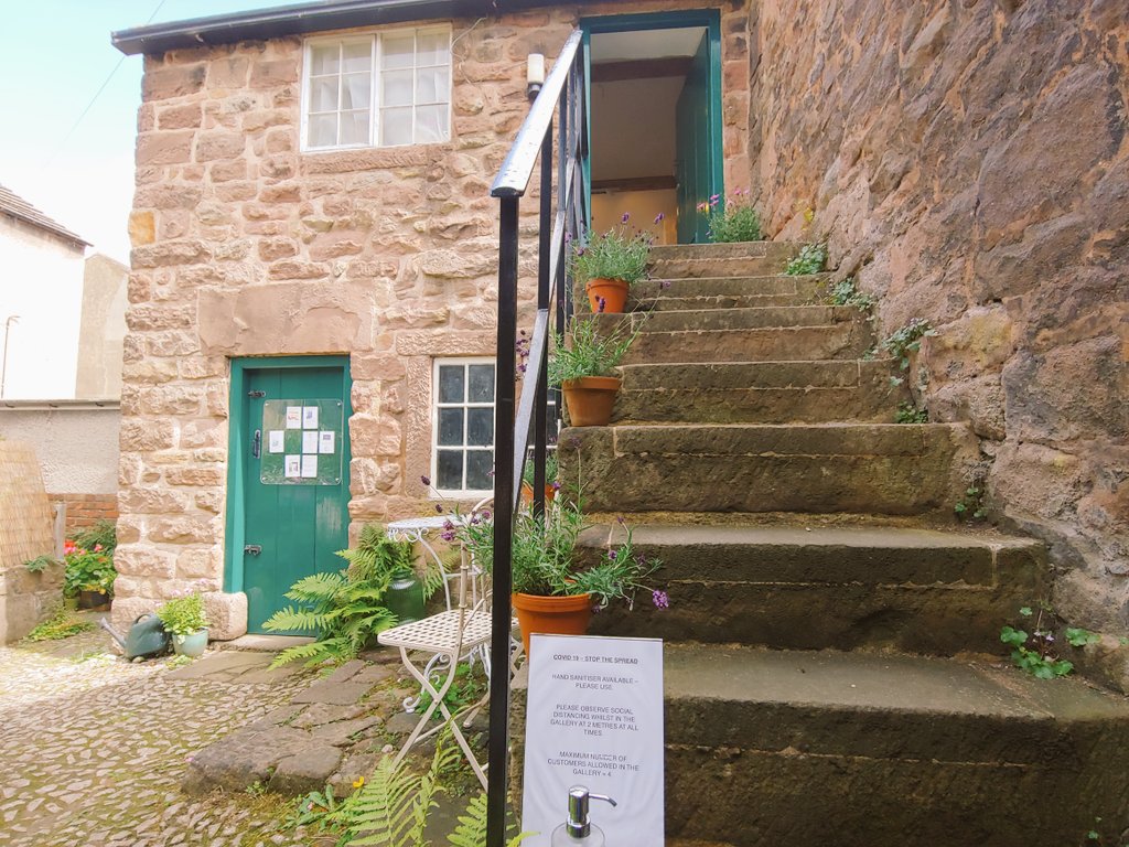 CromfordMills's tweet photo. Did you know the Old Lock Up owned by @Sir_R_Arkwright houses a lovely art gallery upstairs? @oldlockupstudio Please check opening times before you go to discover this secret gem in Cromford! @vpdd @DVMillsWHS #artgallery #Derbyshire #CromfordMills https://t.co/hv4Bt4XAPt