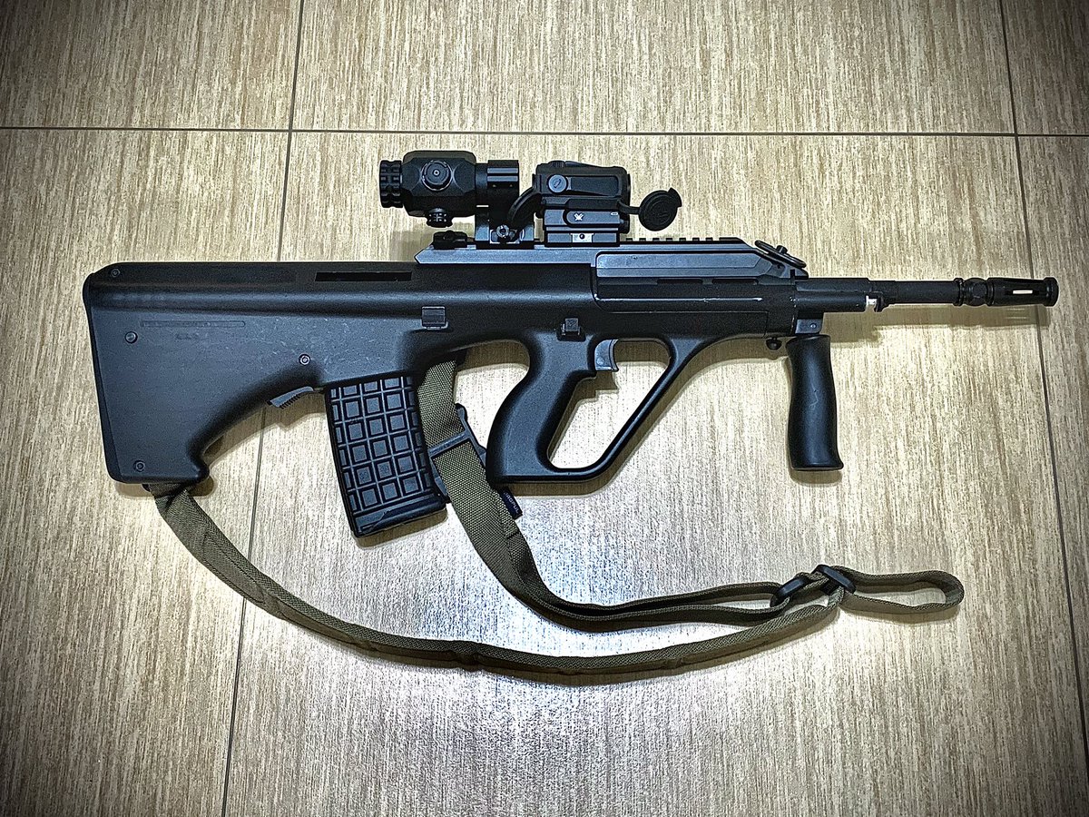 MagTactics's tweet photo. My STG77 A1 MP build. Not the closest I can get but it’s getting there. Still missing the green body and the @rheinmetallag LLM Vario Ray module (and a bunch of stuff). Anyway, hope you guys enjoy 😎
#austria #bundesheer #stg77 #steyraug #bullpup #ghk #airsoft #airsoftgun https://t.co/rvJ9HRWG4J