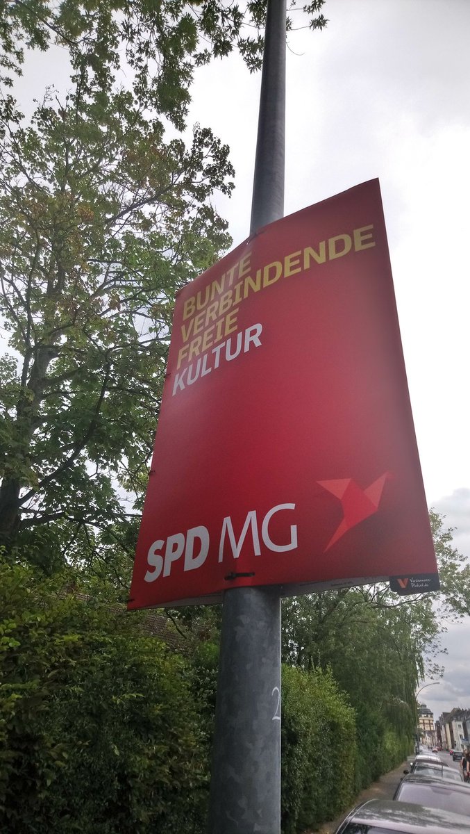 b_wolkowski's tweet photo. #WieschnelldieZeitvergeht oder #istdennschonAugust 
Haben @CDU_MG und @SPDratmg euch nicht gesagt, dass sie gemeinsam erst ab 1. August #plakatieren? 
@Radio901MG @rpo_mgladbach
#fakenews https://t.co/UGJqHWpytr