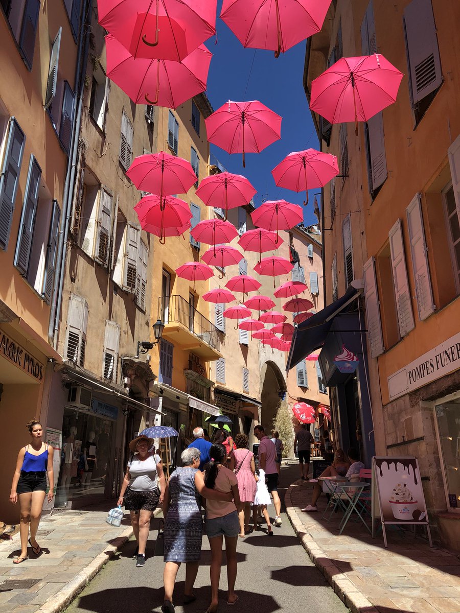JeromeViaud's tweet photo. Grasse, la ville rose vous accueille !
Venez explorer l’essentiel...Être ailleurs juste à côté. @villedegrasse @comagglo @OTPaysdeGrasse #grasse #savoirfaire #essentiel #evadezvous #centrehistorique #patrimoine https://t.co/BykwNv7Jvy