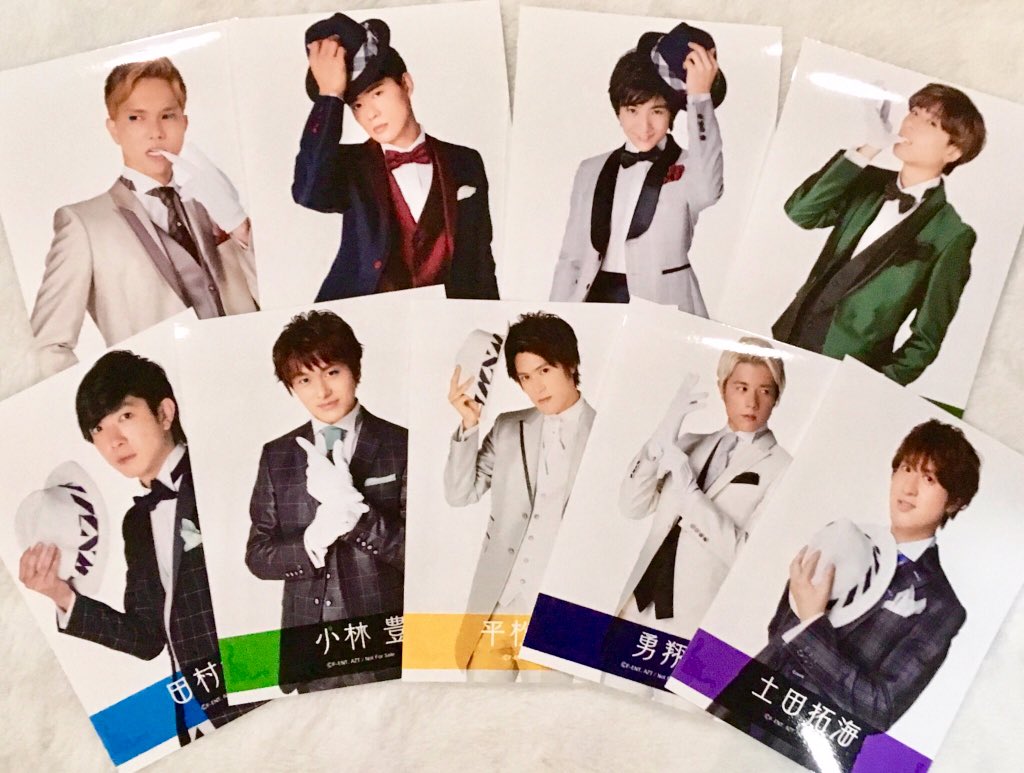BMLOVE_OFFICIAL's tweet photo. 【ボイ恋通販】☆サマーセール限定購入特典☆
サマーセールセットご購入特典のブロマイドはフォーマルな衣装で全員登場✨（各セットにより特典枚数は異なります。メンバーはお選びいただけません。） #ボイメン恋 #ボイメン https://t.co/2l7IHxCeqV