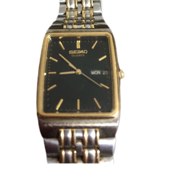 SSqueekie's tweet photo. So good I had to share! Check out all the items I'm loving on @Poshmarkapp from @luvkitty1969 #poshmark #fashion #style #shopmycloset #seiko #xhilaration #authenticamericanheritage: https://t.co/w2vXSN7nSX https://t.co/8BL7b06pt8