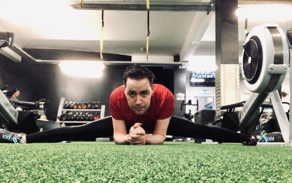 niallkinsella's tweet photo. Gym this morning...dusting off the box-split! #exdancer #stillgotit #lol 🕺 https://t.co/CHbReKZBYg