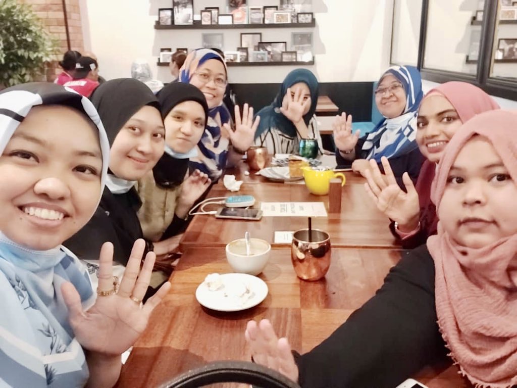 KhalidahKhalil's tweet photo. Thank you elfs. i love this fam 💙✨ #elfsfamily #malaysianelfs #elf #elpeu #superjunior  

@kesuma90 @wanny0707 @missSalhaSaleh @zaimatulakmal @Hada_Lee @Unicornchip_ https://t.co/7H54aE1Joz