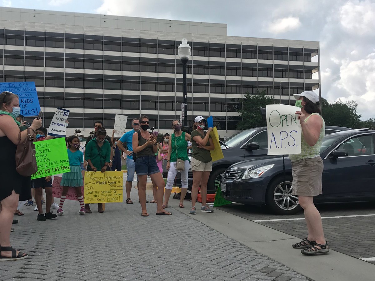 ArlParentsforEd's tweet photo. Families are out in force this morning to support safe reopening of schools in NOVA. #educationisessential #reopenourschool https://t.co/I8SPunx8MU