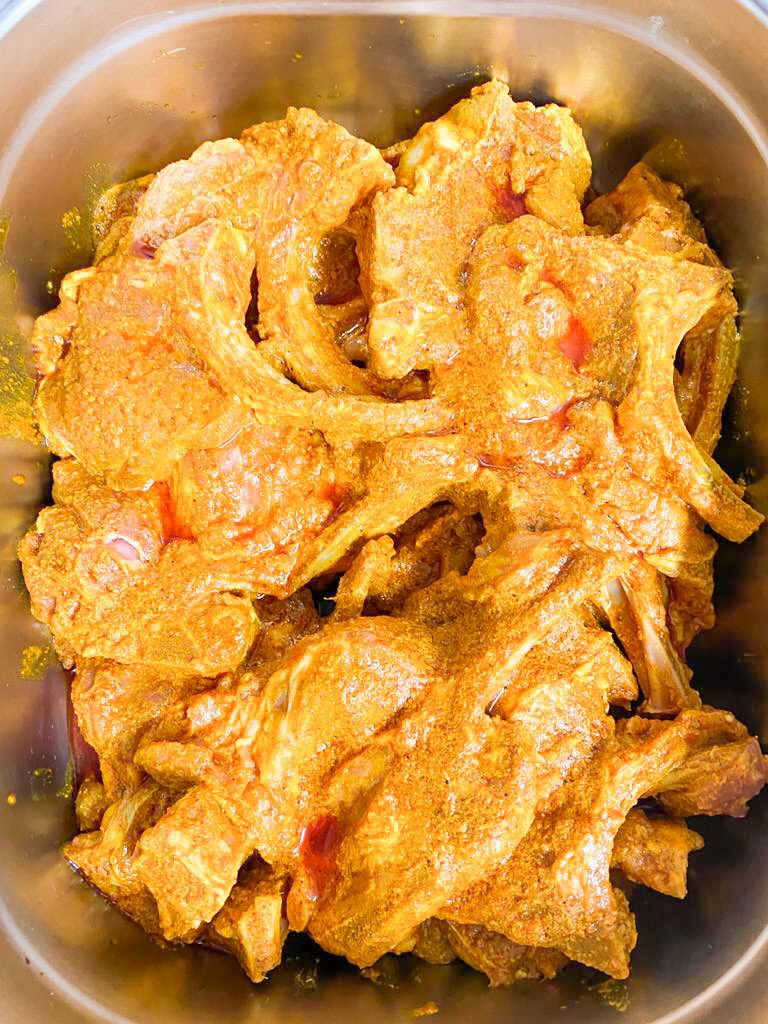 If you’re in #weekendmood why not try some of our #freshly prepared dishes #lambchops #tandoorichicken or #king prawns at the #restaurant. Also order #online for a #takeaway too. Order by phone on 01293 562308 or online by clicking here zarirestaurant.co.uk #indian