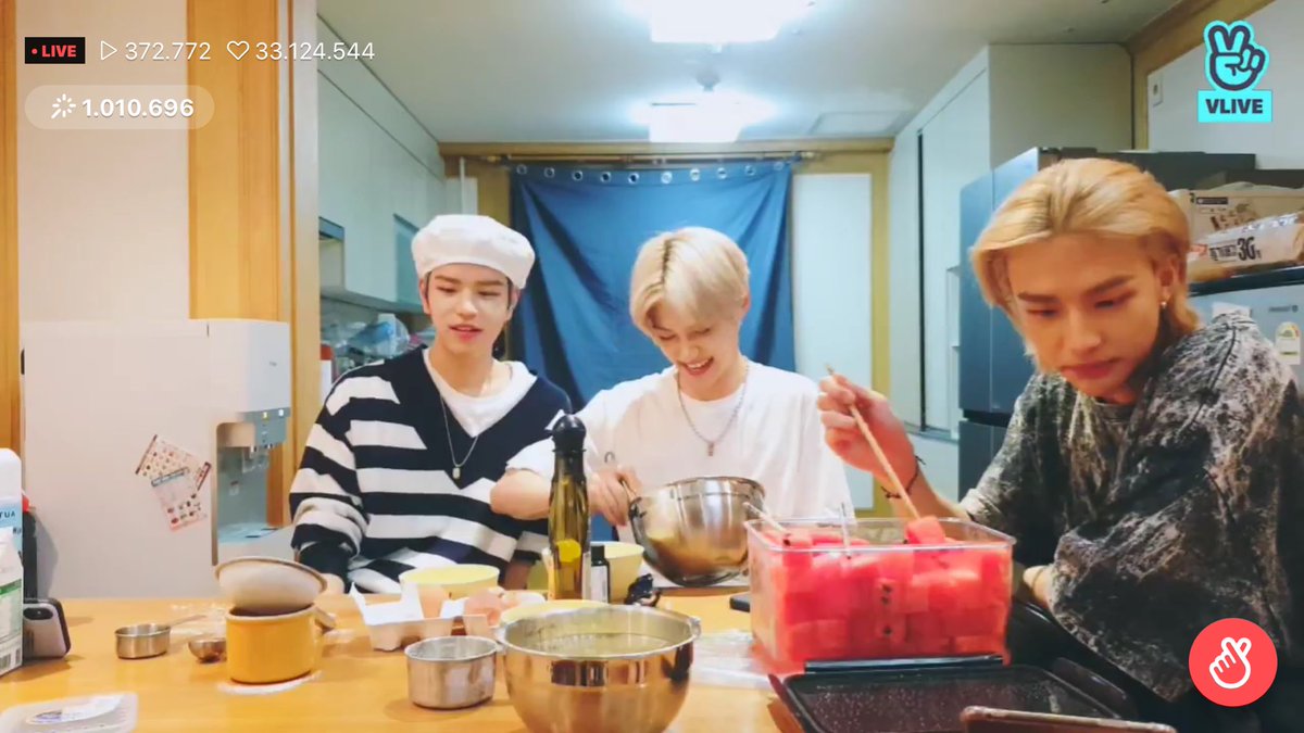 knowrecker's tweet image. sini aku yang bantu #komandan😿😿😿