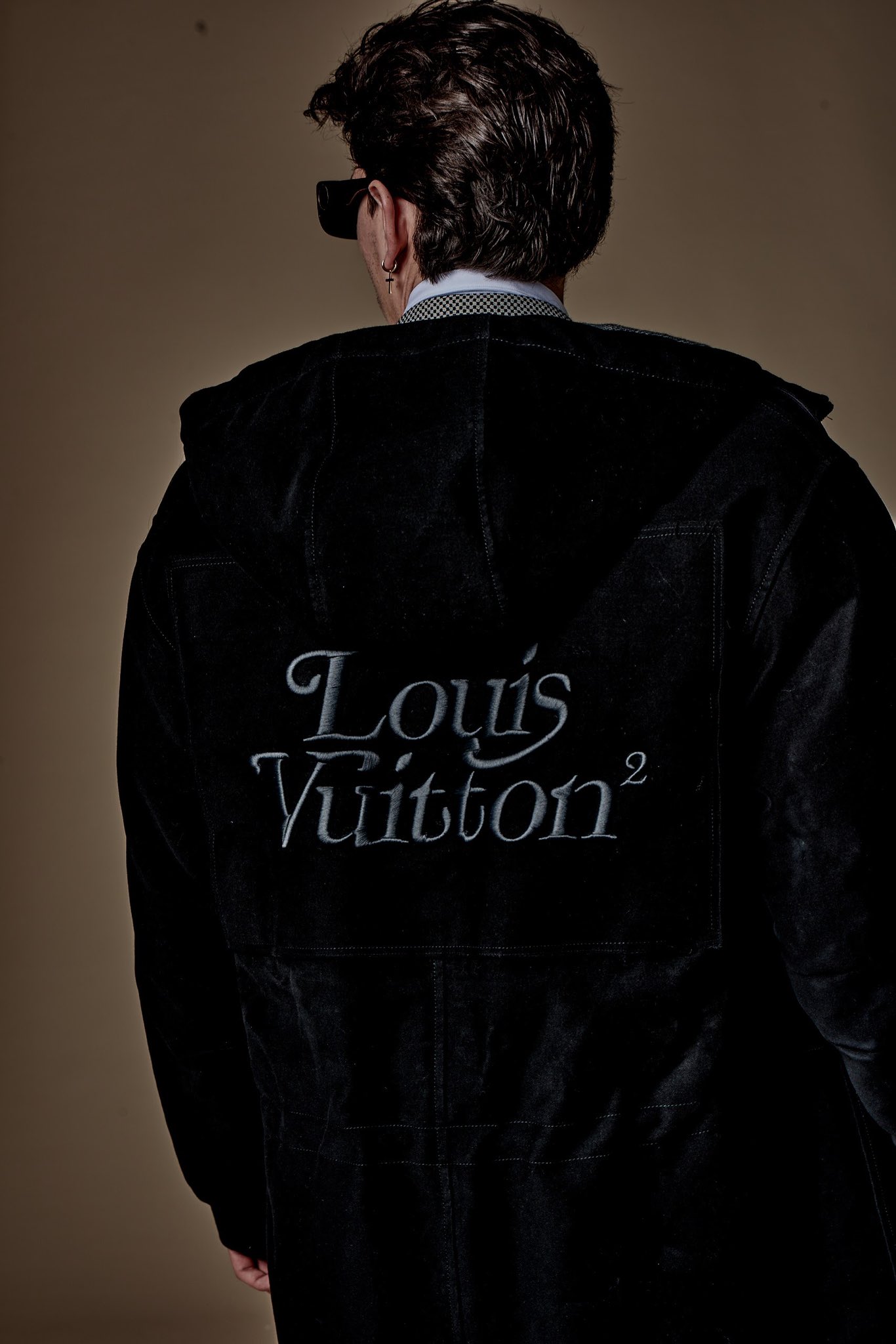 GOAL on X: Hector Bellerin struts his stuff for @LouisVuitton at Paris  Fashion Week 😎📸 #LVMenSS20  / X