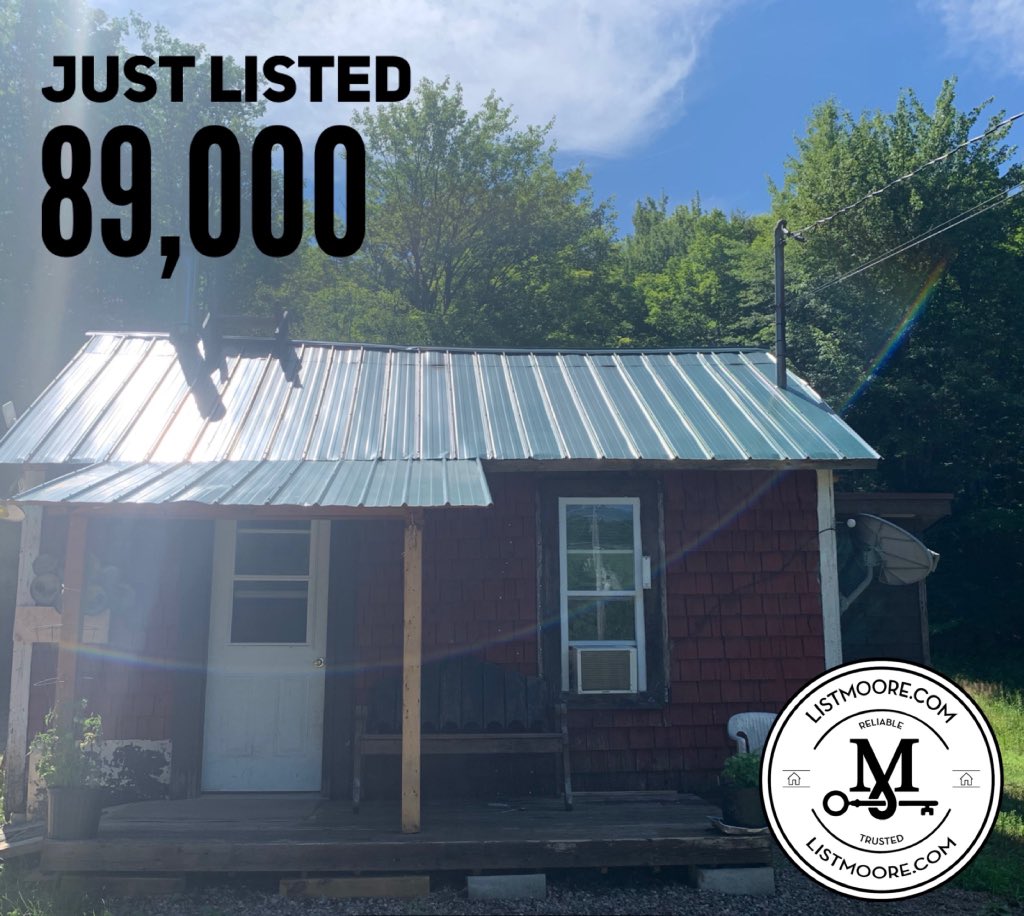 sellwithcorrie's tweet photo. Just Listed
MLS #276302
Price $89,000.
Beauty lot with a cute little cabin on just under an acre.1 bedroom,1 bath and kitchen.Drilled well and septic.Looking for an escape from the city or build your dream home
#justlisted🏡 #ListMoore #forsale #realestate #hastings #houseforsale https://t.co/1mqBZ25YNG