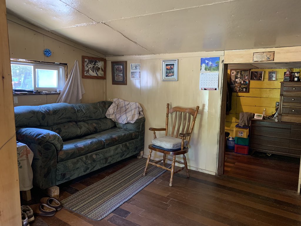 sellwithcorrie's tweet photo. Just Listed
MLS #276302
Price $89,000.
Beauty lot with a cute little cabin on just under an acre.1 bedroom,1 bath and kitchen.Drilled well and septic.Looking for an escape from the city or build your dream home
#justlisted🏡 #ListMoore #forsale #realestate #hastings #houseforsale https://t.co/1mqBZ25YNG