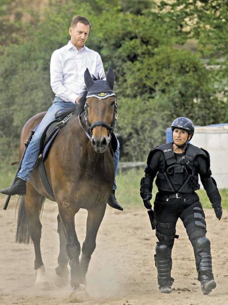 Paul Schäfer tweet media