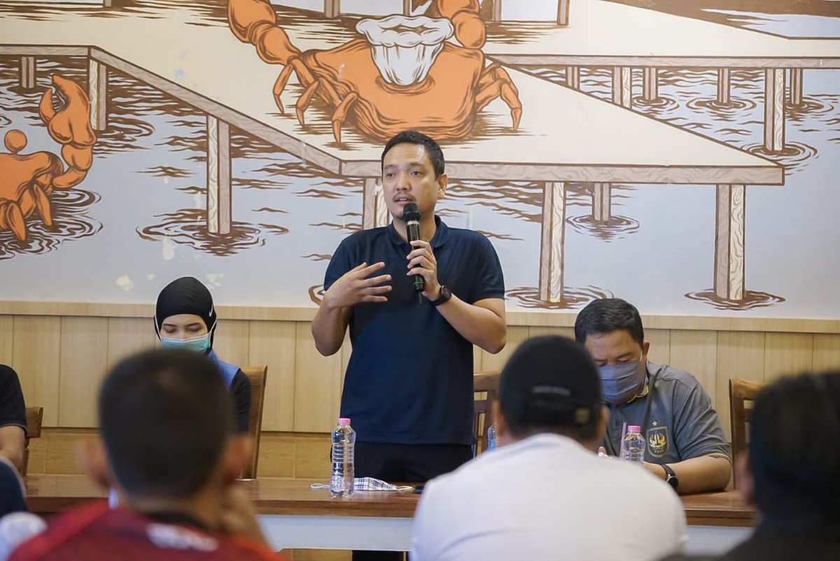yoyoksukawi's tweet photo. Siang tadi kumpul - kumpul pimpinan Panser dan Snex, banyak pemikiran bagus, berat sama dipikul, ringan sama dijinjing.... Maturnuwun.... 
.
.
#psis
#psisys
#psissemarang 
#yohisoyoh https://t.co/leUXehCJ1V