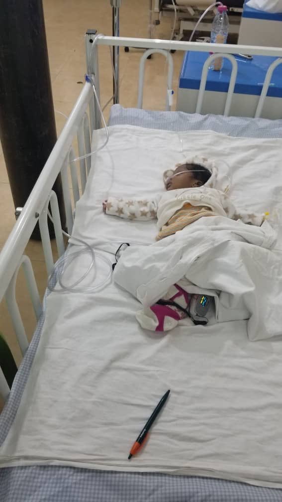 _KojoAgyemang's tweet image. This little baby girl has been diagnosed with a hole in heart condition and will need 44,500 Ghana cedis more ($7676) to undergo a surgery. Please retweet and help donate thank you.🙏❤️