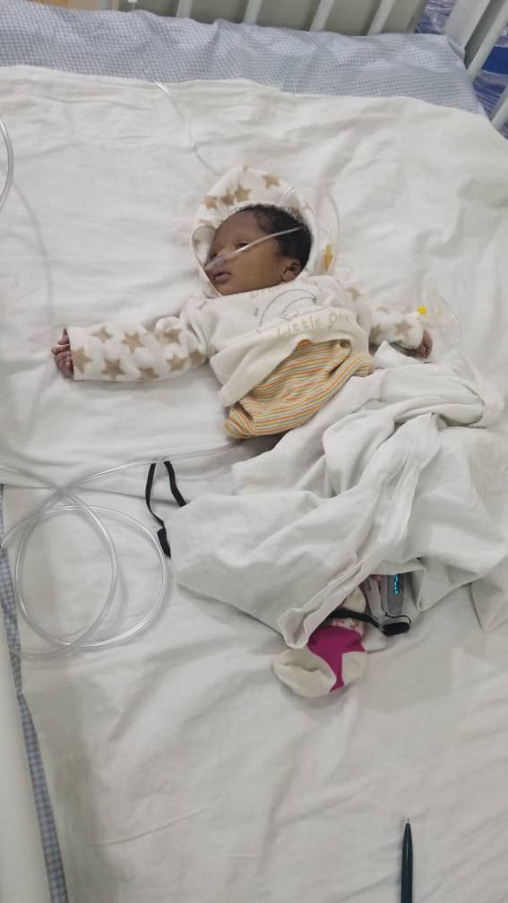 _KojoAgyemang's tweet image. This little baby girl has been diagnosed with a hole in heart condition and will need 44,500 Ghana cedis more ($7676) to undergo a surgery. Please retweet and help donate thank you.🙏❤️