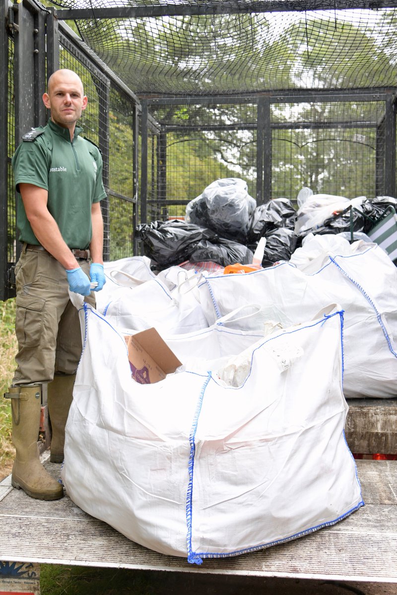 CoLEppingForest's tweet photo. Thanks to #EppingForest staff, volunteers &amp; community volunteers in clearing up after an illegal rave in the Forest at Chingford last night.  Once again we remind those responsible - this ancient woodland is not a dustbin.  Take your litter home. #TreesNotTrash #KeepBritainTidy https://t.co/HgqDedpyv8