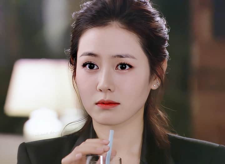 MyLeobels's tweet photo. One of the best things happened to me is to see Yejinhand's gorgeousness โค
#Yejinhand #SonYeJin #Binjin #CrashLandingOnYou #YoonSeri #PrettyNoona #SonYeJinWorldDomination https://t.co/tmjIY9XGY2 https://t.co/R6HvRKVyfj