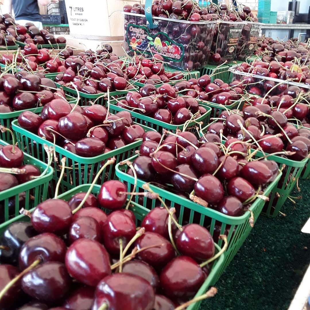 BFarmFresh's tweet photo. Today’s #farmfeature is Sun-Ray Orchards, located at 3651 John Street #Beamsville.  Yummy sweet juicy peach Season is here, get your peach on 🍑! https://t.co/3dg4eMJX6p