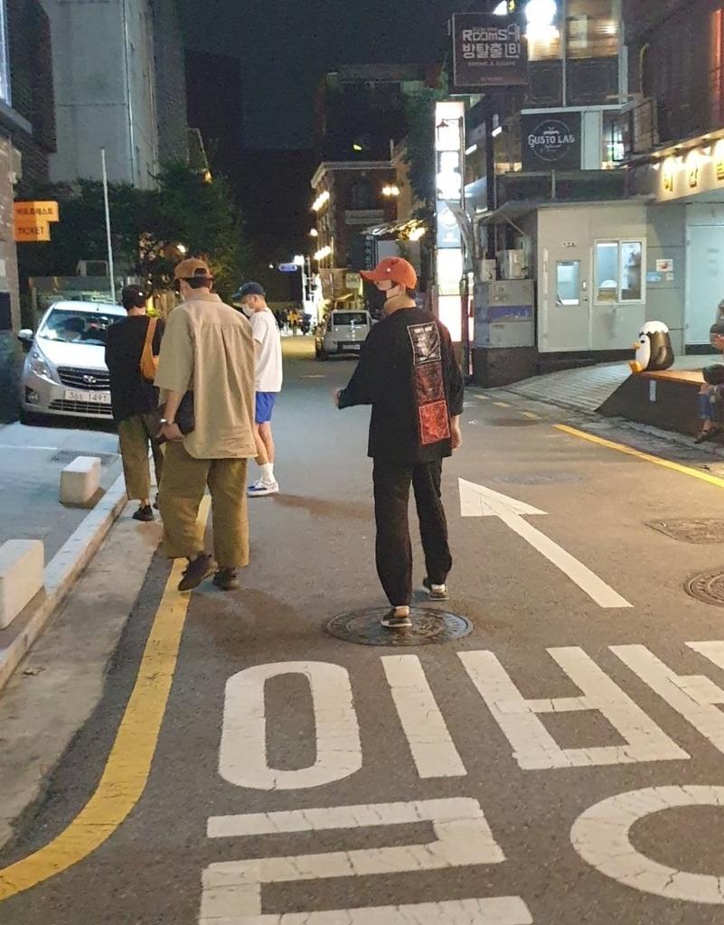 chojungseokph's tweet photo. LOOK: Jo Jung Suk, together with the #HospitalPlaylist male lead casts, were spotted yesterday in Daehak-ro to support Jeon Mi Do's musical—Maybe Happy Ending. | via winter_419 &amp; _gguni26 Twitter users https://t.co/UtPVITioqy
