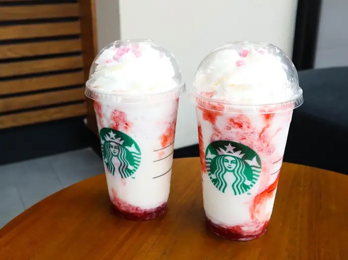 O7. Grande Strawberry-Shortcake-Style FrappuccinoThe strawberry inclusions give this a great flavor and texture, and the final drink tastes like an actual strawberry shortcake. This recipe is a great substitute for Starbucks' limited-edition strawberry-shortcake Frappuccino.