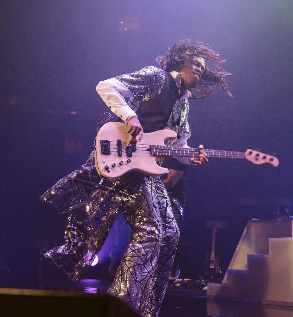 Earth Wind Fire Happy Birthday To The Baddest Bass Player There Ever Was Verdine White T Co 8apucatynf Twitter