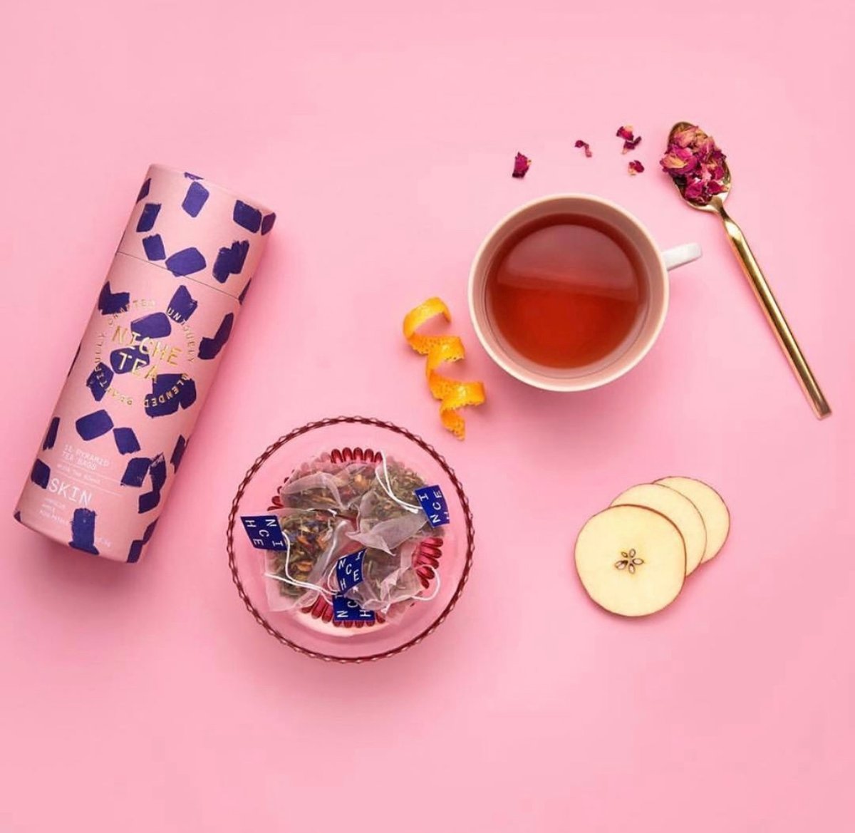 Brunch anyone? ☕ <a href="/NicheCoOfficial/">Niche Tea</a>  SKIN tea is absolutely delicious, it has a warm and rich flavour that will instantly lift your mood! 😉

#jamii #lovejamii #tea #herbaltea #herbalteatime #blackownedbusinesses #ukblackowned